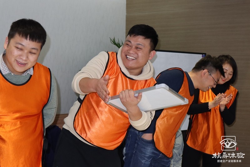 2020年BOSS直聘【旱地冰壺】半天主題團建流程方案；