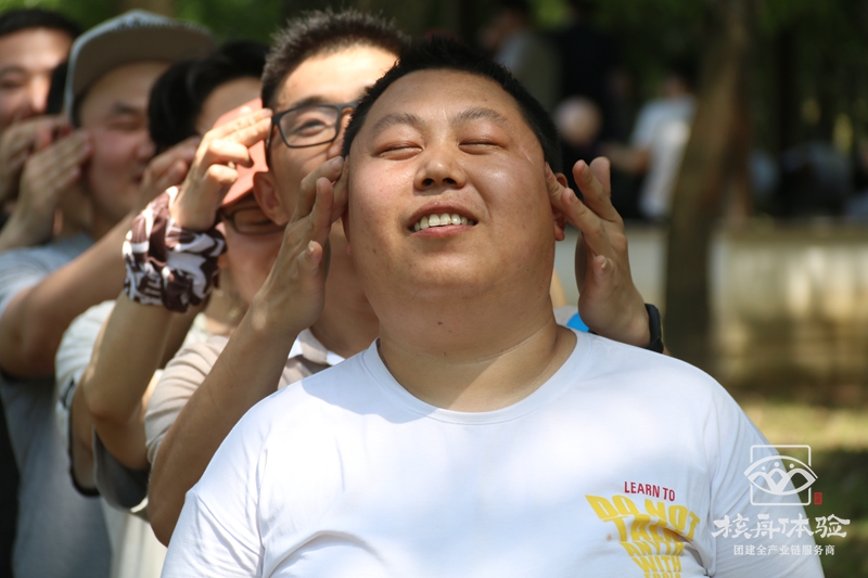 德贏勝團建拓展，點燃團隊斗志